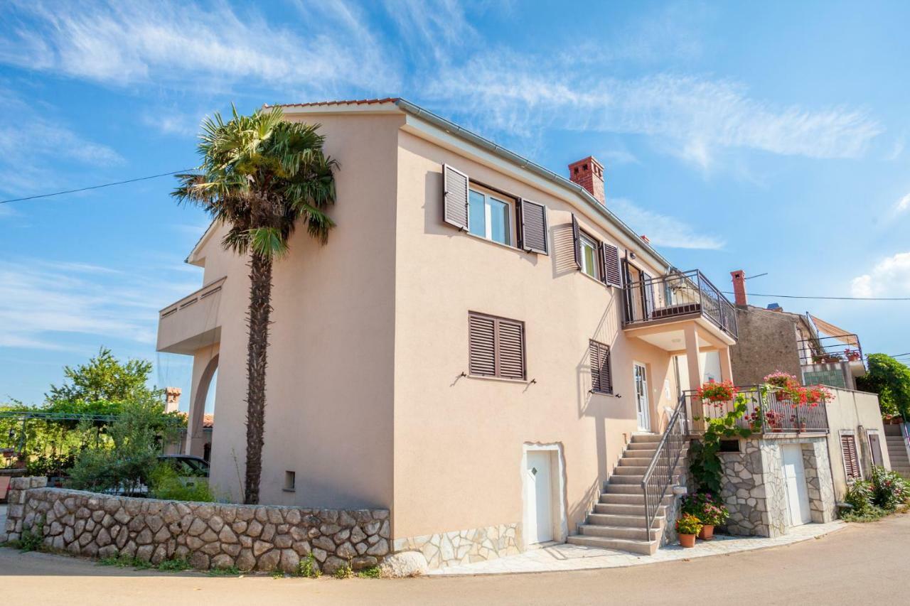 Holiday Apartment Ivica Milohnici Екстер'єр фото