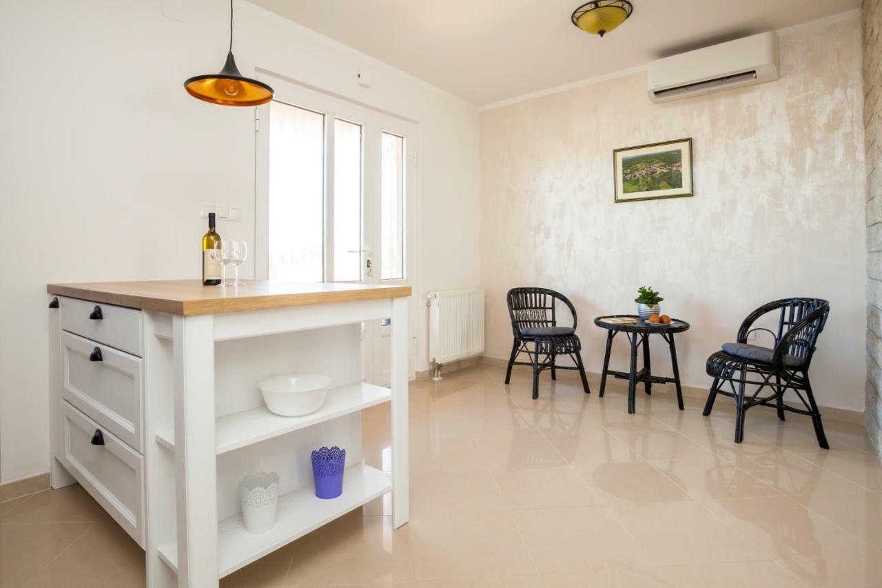 Holiday Apartment Ivica Milohnici Екстер'єр фото