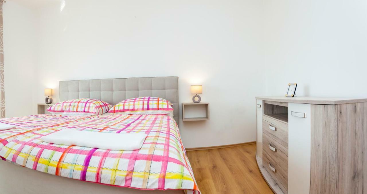 Holiday Apartment Ivica Milohnici Екстер'єр фото