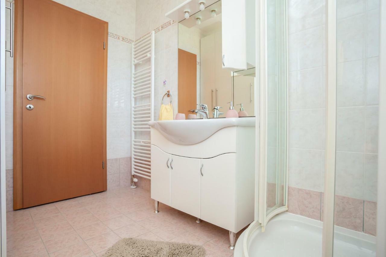 Holiday Apartment Ivica Milohnici Екстер'єр фото