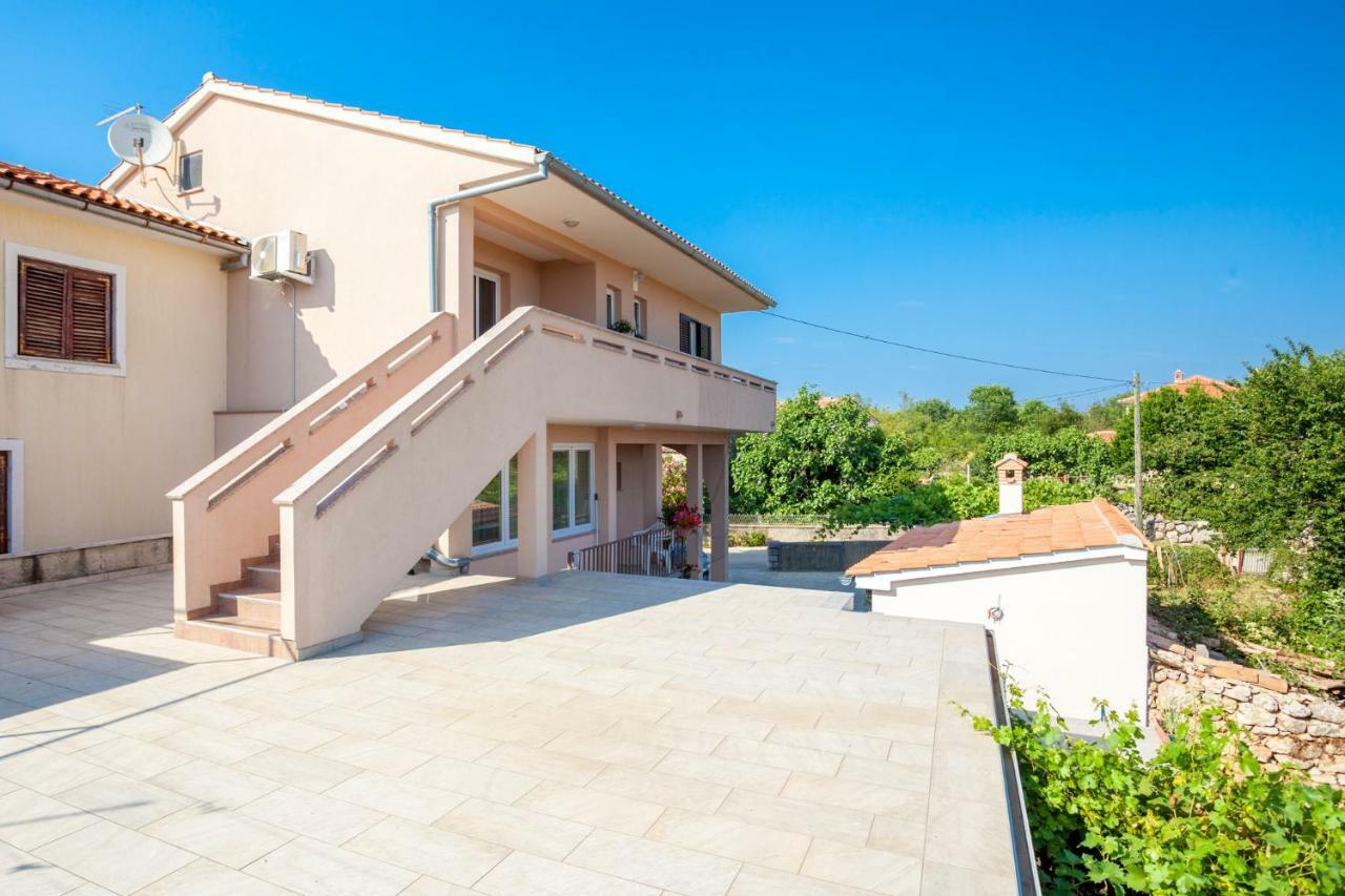 Holiday Apartment Ivica Milohnici Екстер'єр фото