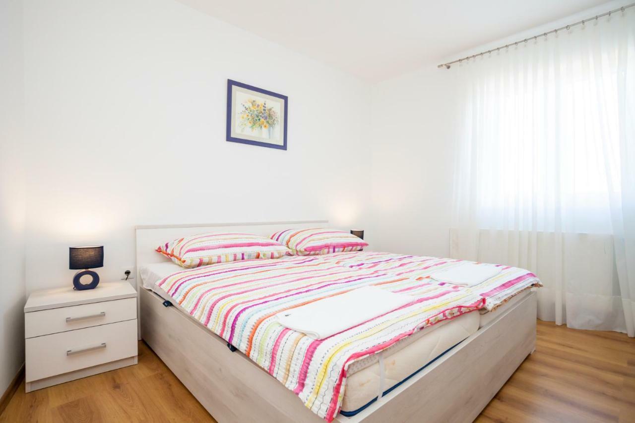 Holiday Apartment Ivica Milohnici Екстер'єр фото