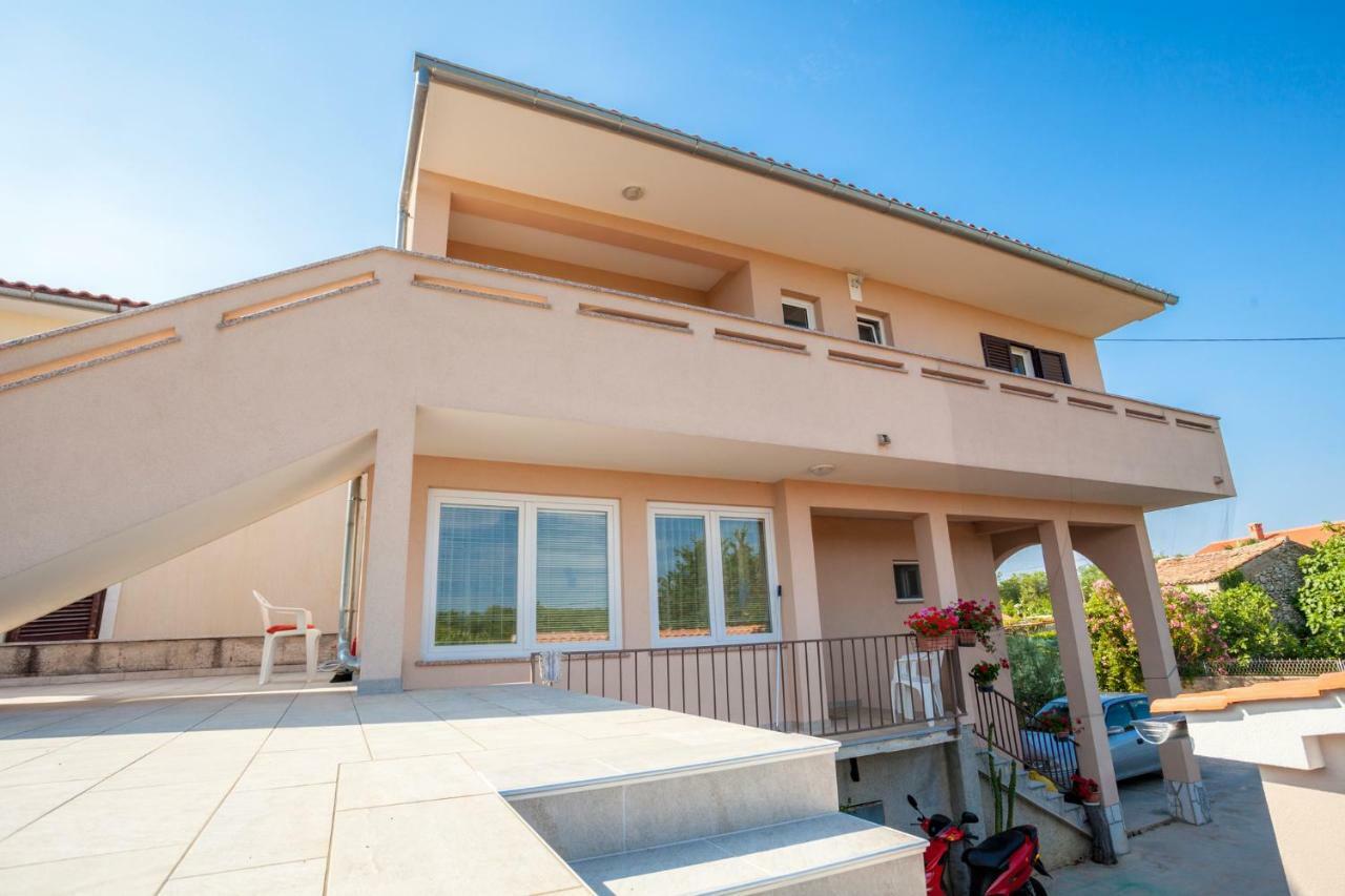 Holiday Apartment Ivica Milohnici Екстер'єр фото